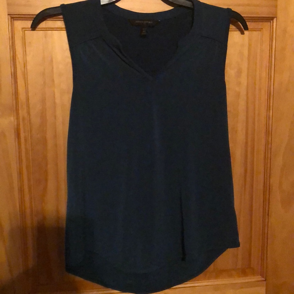 Sleeveless green dress tanktop